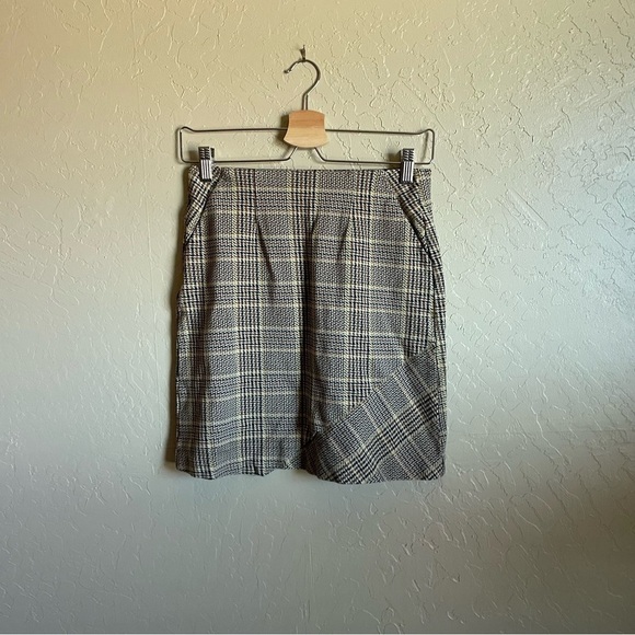 Cabi #3584 Plaid Pastime Faux Wrap Mini Skirt - Picture 4 of 7